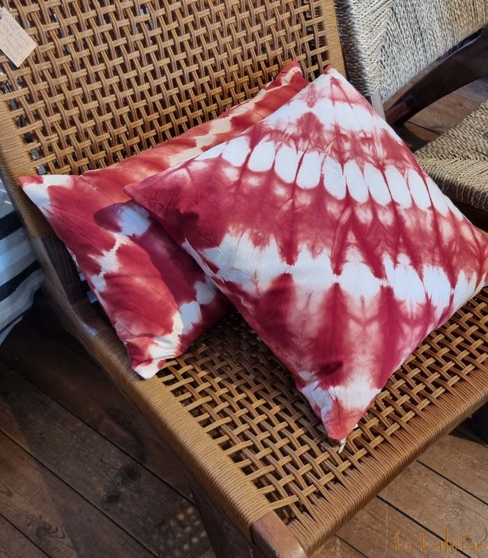 Coussin tie and dye rouge 40x40